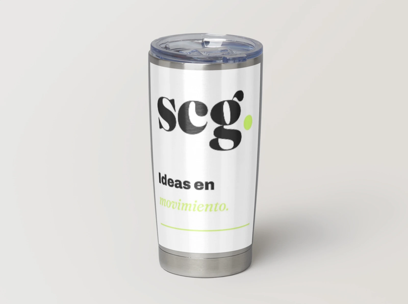 Personalisierte Becher: Vorderansicht des Designs „Ideas en movimiento“.